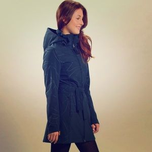 Lole glowing rain jacket. Small
